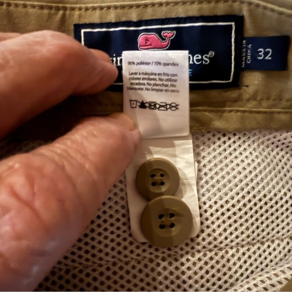 Vineyard Vines Performance Breaker Shorts Tan Flat Front Men’s Size 32 Waist - Picture 9 of 11
